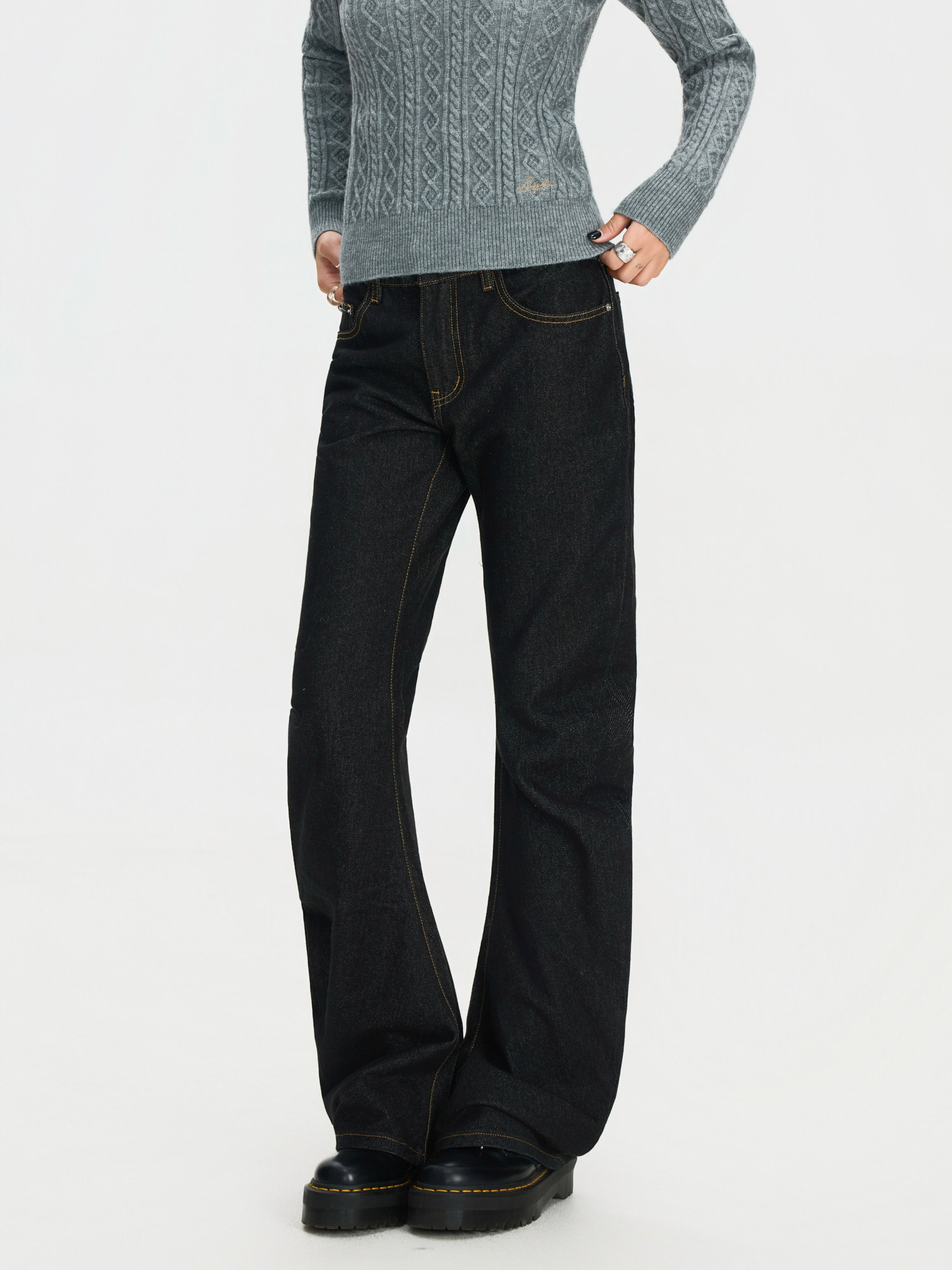 2026 Early Spring! Focus Storm American Vintage Slimming Textured Micro-Flare Jeans R5050# zx - Focus Storm